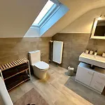 Apartment Helle 2-zimmer Mit 4 Betten, Nähe Innenstadt In Ruhiger Lage *