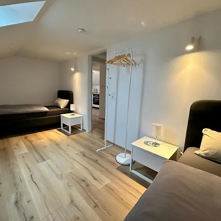 Helle 2-zimmer Mit 4 Betten, Naehe Innenstadt In Ruhiger Lage Апартаменты Люнен