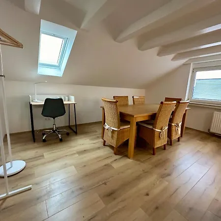 Helle 2-zimmer Mit 4 Betten, Naehe Innenstadt In Ruhiger Lage Люнен