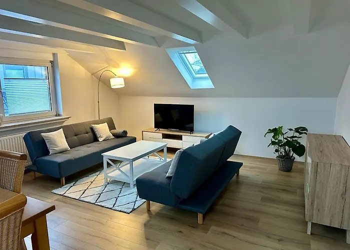 Helle 2-zimmer Mit 4 Betten, Naehe Innenstadt In Ruhiger Lage *