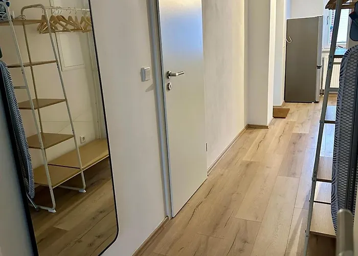 Helle 2-zimmer Mit 4 Betten, Naehe Innenstadt In Ruhiger Lage *